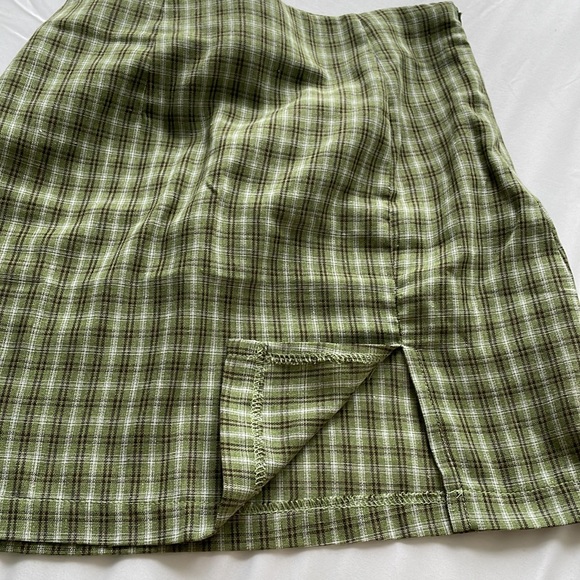 Princess Polly. Size 0. Green plaid mini skirt - Picture 3 of 3